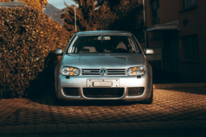 Voyant triangle orange allume sur Volkswagen Polo : que cela signifie ?